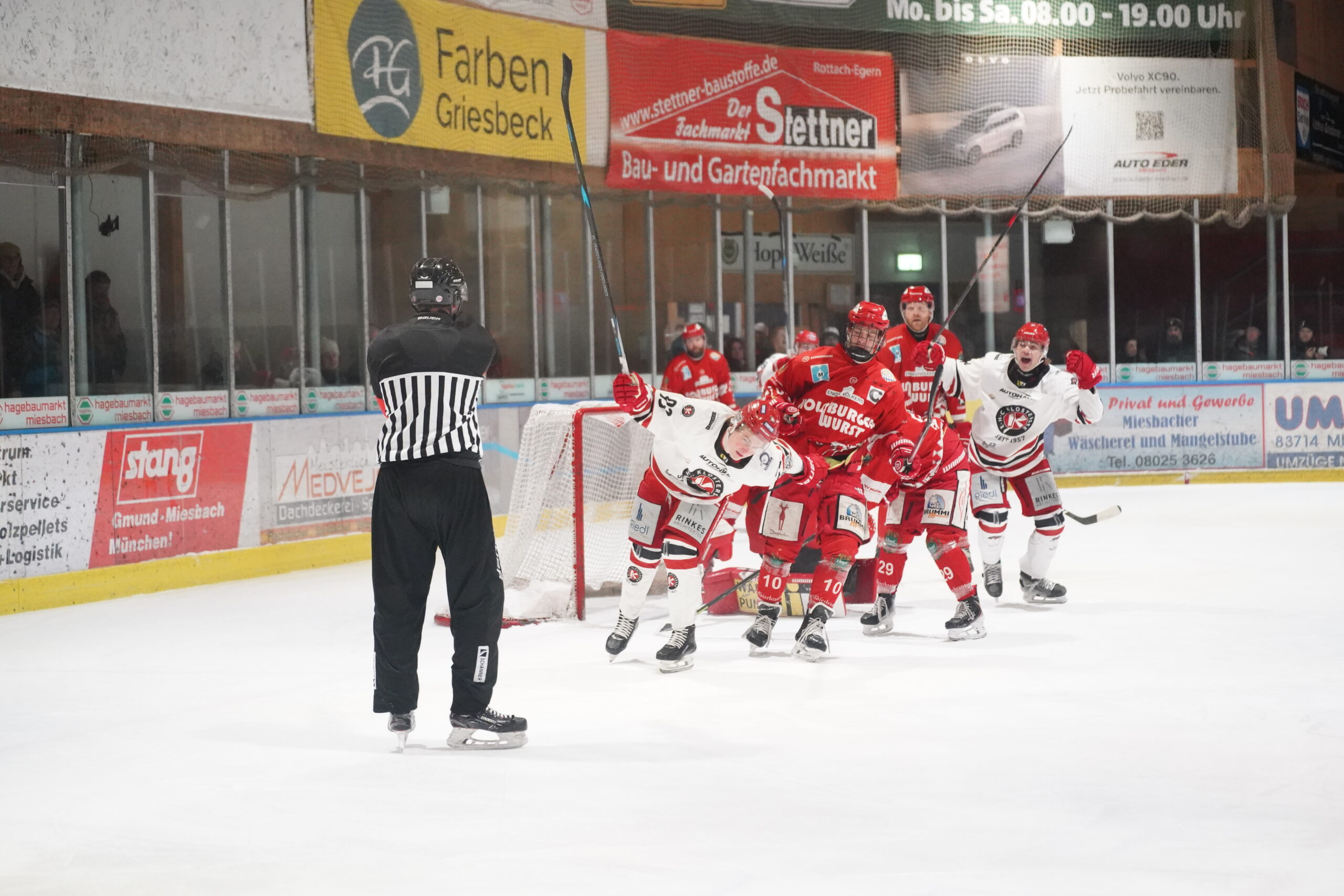 TEV Miesbach – EHC Klostersee 5:8 (1:3, 0:3, 4:2)